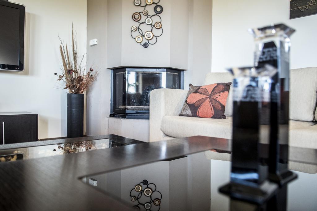 House Veggera - Private Swimming Pool Guest House Pombia Ngoại thất bức ảnh